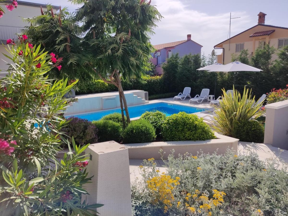 Apartment With Heated Pool, Villa Regina PUY Exterior foto